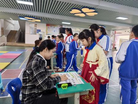 诗韵童心 漫游雅园 ——罗湖小学举办诗词游园会