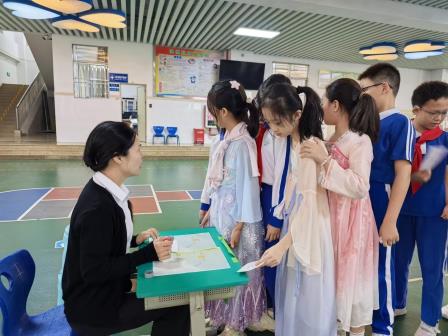 诗韵童心 漫游雅园 ——罗湖小学举办诗词游园会