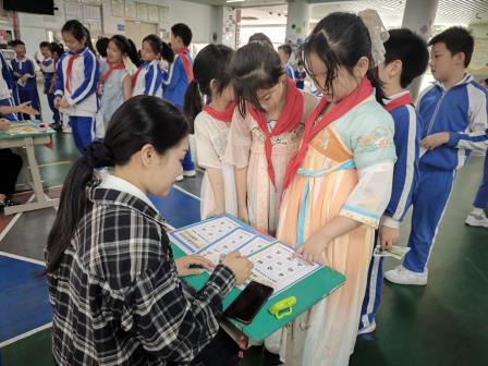 诗韵童心 漫游雅园 ——罗湖小学举办诗词游园会