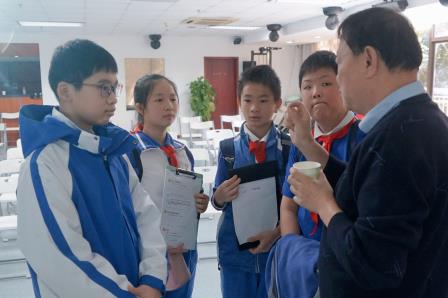 每周半天趣学书海 ——罗湖小学六年级学子开启市少儿图书馆常态化研学课