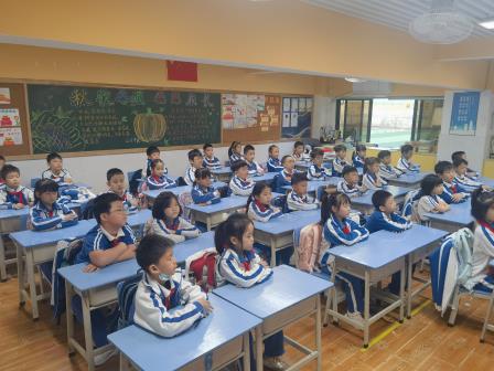 以诚信立身，做有担当的小公民——侨香实验学校安全文明晨课主题月活动第六讲