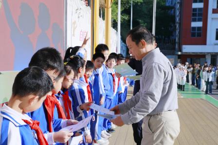 “让欺凌归零 为成长续航”——深圳市仙桐实验小学预防校园欺凌主题升旗仪式及中队课