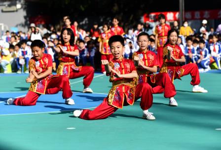 小场地“玩”出大精彩！ ——靖轩小学校园欢乐嘉年华解锁育人新玩法