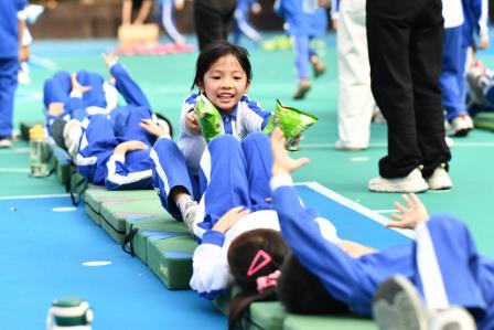 小场地“玩”出大精彩！ ——靖轩小学校园欢乐嘉年华解锁育人新玩法