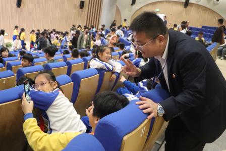 香港天主教石钟山纪念小学师生走进罗湖外语小学