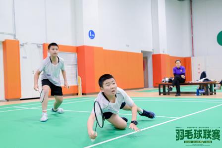 五金三银！罗外初中羽毛球队区赛再创佳绩