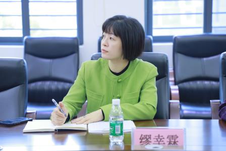 以美育人润童心 文化铸魂促成长 ——罗湖区 “我爱我班” 最美班级文化建设检查组走进仙桐实验小学