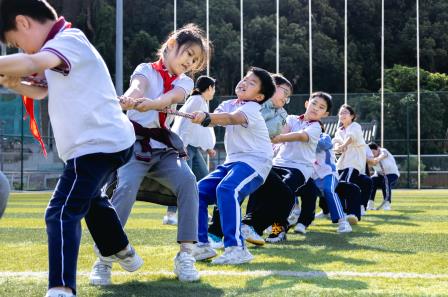 赛体育技能，展青春活力 ——华美外国语学校第七届体育文化节
