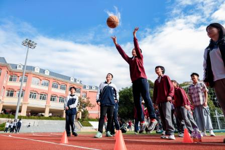 赛体育技能，展青春活力 ——华美外国语学校第七届体育文化节
