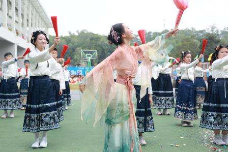 快乐不定向，奔跑在未来——2025年深圳市罗湖未来学校第五届“田径运动会”热力开启