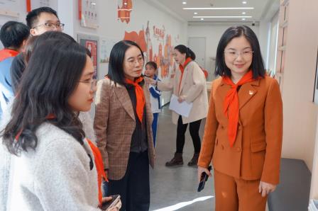 交流赋能促提升 校际携手共育人 ——佛山市郭泳鸿少先队名师工作室到访罗湖小学开展研讨交流
