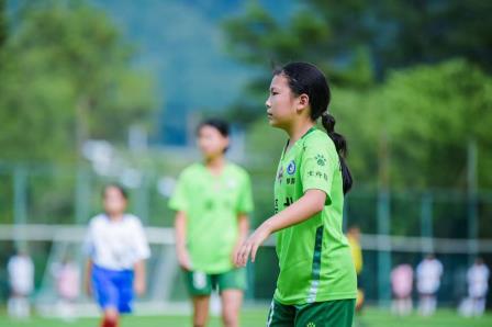 翠北实验小学女足卫冕罗湖区校园足球联赛冠军