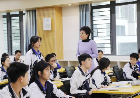 同课异构探路径 专家讲座明方向 ——深北莫附属布心中学初三数学教研活动提质增效