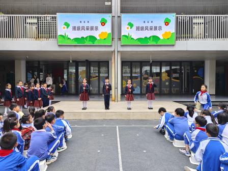 坚守交通安全，关爱生命旅程 ——翠北实验小学举行主题升旗仪式（第十四周）