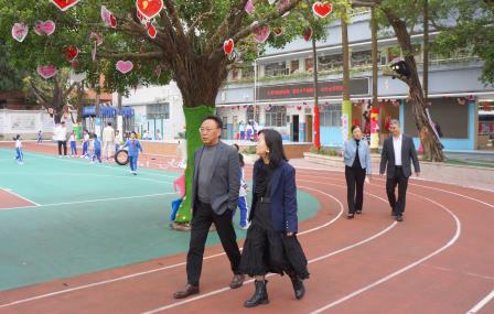 张文晋、李肇贵莅临南湖小学指导  助力校园文化与学校建设提质