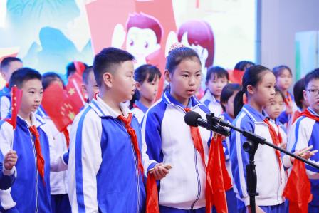“宪”入童真 “法”育未来——深圳市仙桐实验小学举行宪法日主题升旗仪式及主题中队课