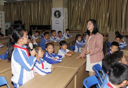 铭礼石畔传雅韵，南湖学子习礼风 ——书记、校长高红妹开讲礼仪教育课