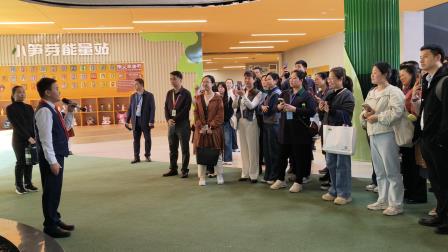 珠海、宝安教育同仁共赴翠竹之约 ——在 “会说话的校园” 里碰出教育新火花