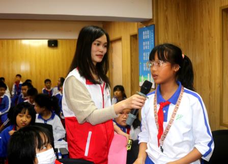 侨香实验学校开展“气象科普进校园”校社联合活动