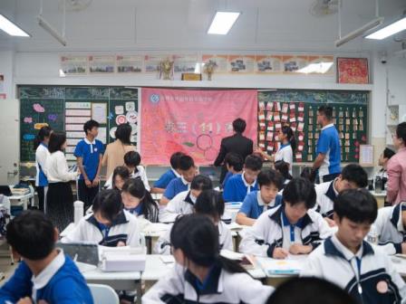 文化铸魂育新人班级焕彩竞风华——罗湖外语实验学校迎接罗湖区“我爱我班”班级文化建设评比检查