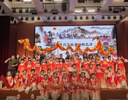 寻找《诗经》里的桃花源 ——深圳市桂园小学2025年阅读节班级吟唱展演活动圆满开展