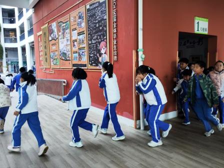 深圳仙桐实验小学开展消防疏散演习