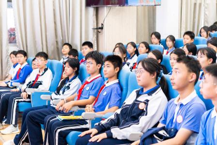 知行合一践初心·争做时代小先生——罗湖外语实验学校召开团员、学生干部座谈会