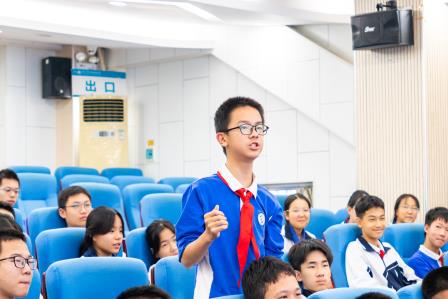 知行合一践初心·争做时代小先生——罗湖外语实验学校召开团员、学生干部座谈会