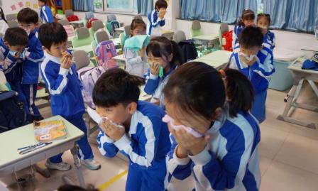 南湖小学开展消防疏散演练 筑牢校园安全“防火墙”