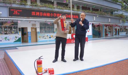 南湖小学开展消防疏散演练 筑牢校园安全“防火墙”