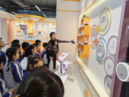 深港少年携手探秘警营 行走思政课筑牢安全与家国情怀 ——深圳市翠北实验小学行走的思政课（37）