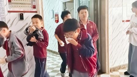 筑牢安全防线，守护校园平安 ——华美外国语学校2025年秋季学期消防地震应急疏散演练