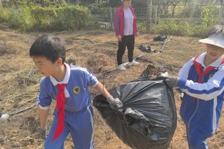 金秋读蔬荟完美收官！怡景学子在田间地头收获劳动与成长