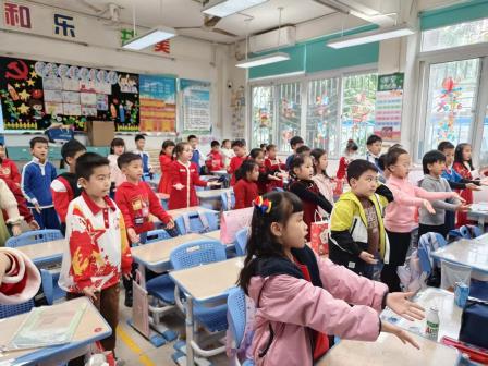 深圳市滨河小学开展“声动滨河,培根铸魂——喜迎新年，共创美好”主题活动