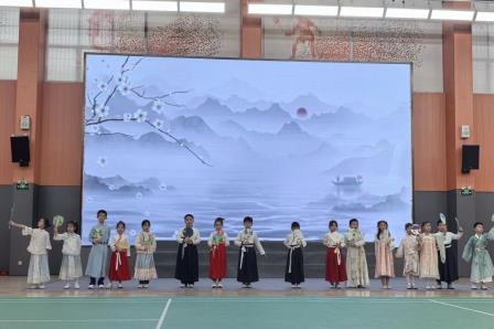 诗画茶俑绘盛唐 知行合一传文脉—— 怡景小学举行2025 语言文化节超学科学习成果展演