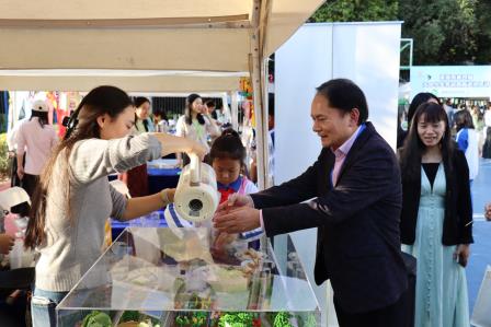 让课堂“长“在田埂上 ——泰宁小学“翠湖耕艺”课程亮相深圳市第四届中小学劳动教育巡礼活动