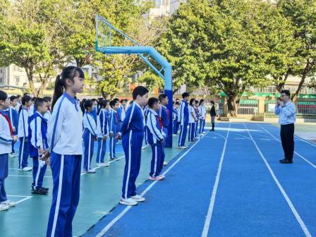 筑牢安全防线，守护生命成长——深圳市翠茵学校开展消防应急疏散演练活动 
