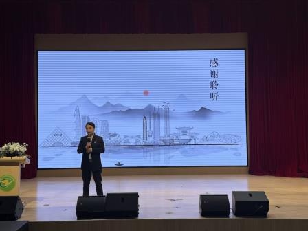 春风吹拂四十年，翠竹拔节新时代——翠竹外国语实验学校组织青年教师开展主题研修活动