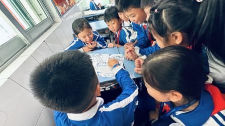 以AI之智，启未来之光 ——记华英学校“融中外智慧，启数字未来”英语文化节