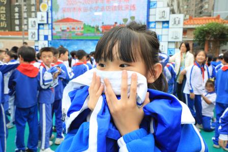 以练筑防，安全同行——深圳市水田小学开展秋季学期消防疏散演练