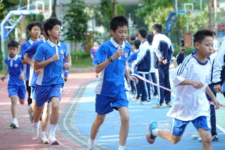 “笃行·竞进·攀高峰”：南方科技大学附属罗湖中学体育节盛大启幕，以拼搏之姿诠释青春力量