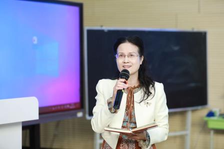 研修赋能促变革   素养课堂新样态 ——广东省中小学“百千万人才培养工程”省培项目暨广东省陈荪名教师工作室、赵红燕名班主任工作室联合研修（第二天语文专场）