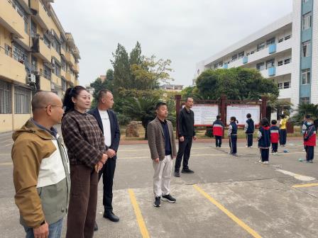 校际携手共研啦啦操 赋能新成长 ——靖轩小学赴怀集县幸福中心小学开展体育专项交流活动