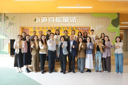 共话育人方略，同促专业成长 ——杭州滨江教育同仁到访翠竹交流