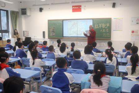 红军歌声激扬校园   红色基因代代相传——罗湖区关工委“五老”讲师团走进东晓小学开展主题讲座