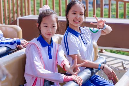 青青世界探生态奥秘 魔法乐园寻科技奇缘——罗芳小学开展2025年秋季学生社会实践
