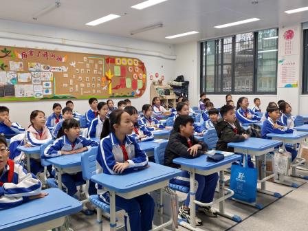 食品安全记心间，健康快乐每一天 ——翠北实验小学第14周主题班会