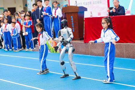 星耀赛场，逐梦同行！深圳市北斗小学2025年秋季田径运动会隆重开幕