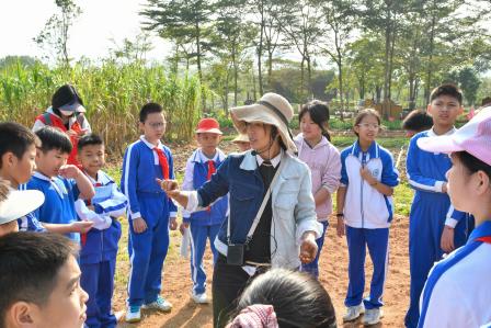 田间课堂育素养 农耕研学促成长——景贝小学联合怡景小学参与翠湖“金秋读蔬荟”实践育人项目