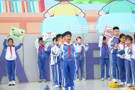 普法润童心，宪法伴成长——深圳市莲南教育集团安芳小学开展“宪法宣传周”系列活动